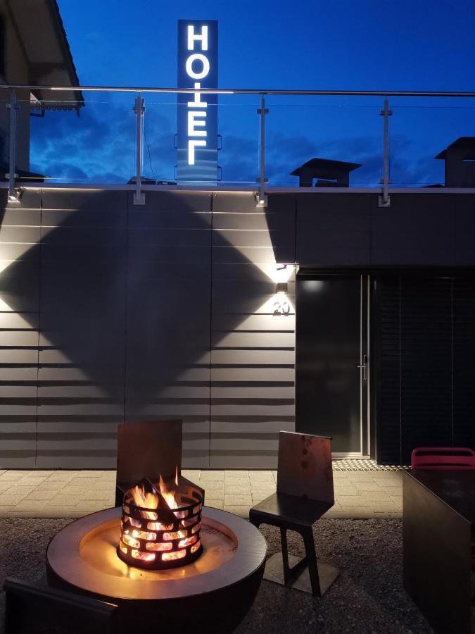 Hotel16 By Messe & Stadion Suisse In Minuten & Late Check-In Schupfen ภายนอก รูปภาพ