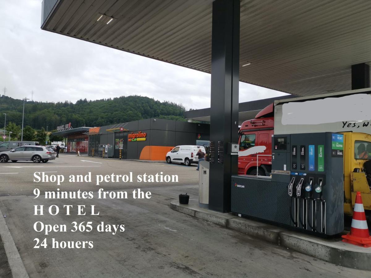 Hotel16 By Messe & Stadion Suisse In Minuten & Late Check-In Schupfen ภายนอก รูปภาพ